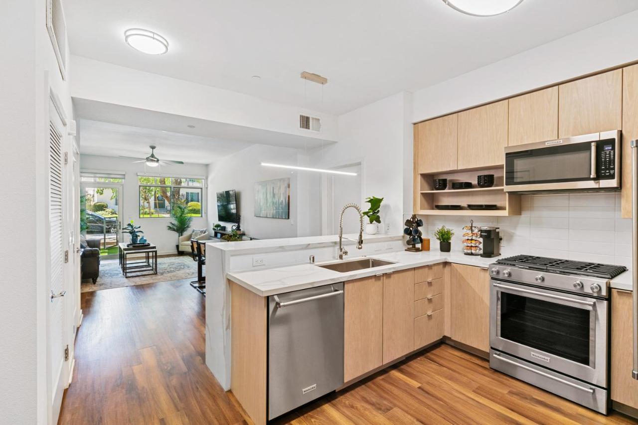 Beverly Grove Chic City Oasis 2 Bedroom Apt With Den 138 Los Angeles Exteriér fotografie
